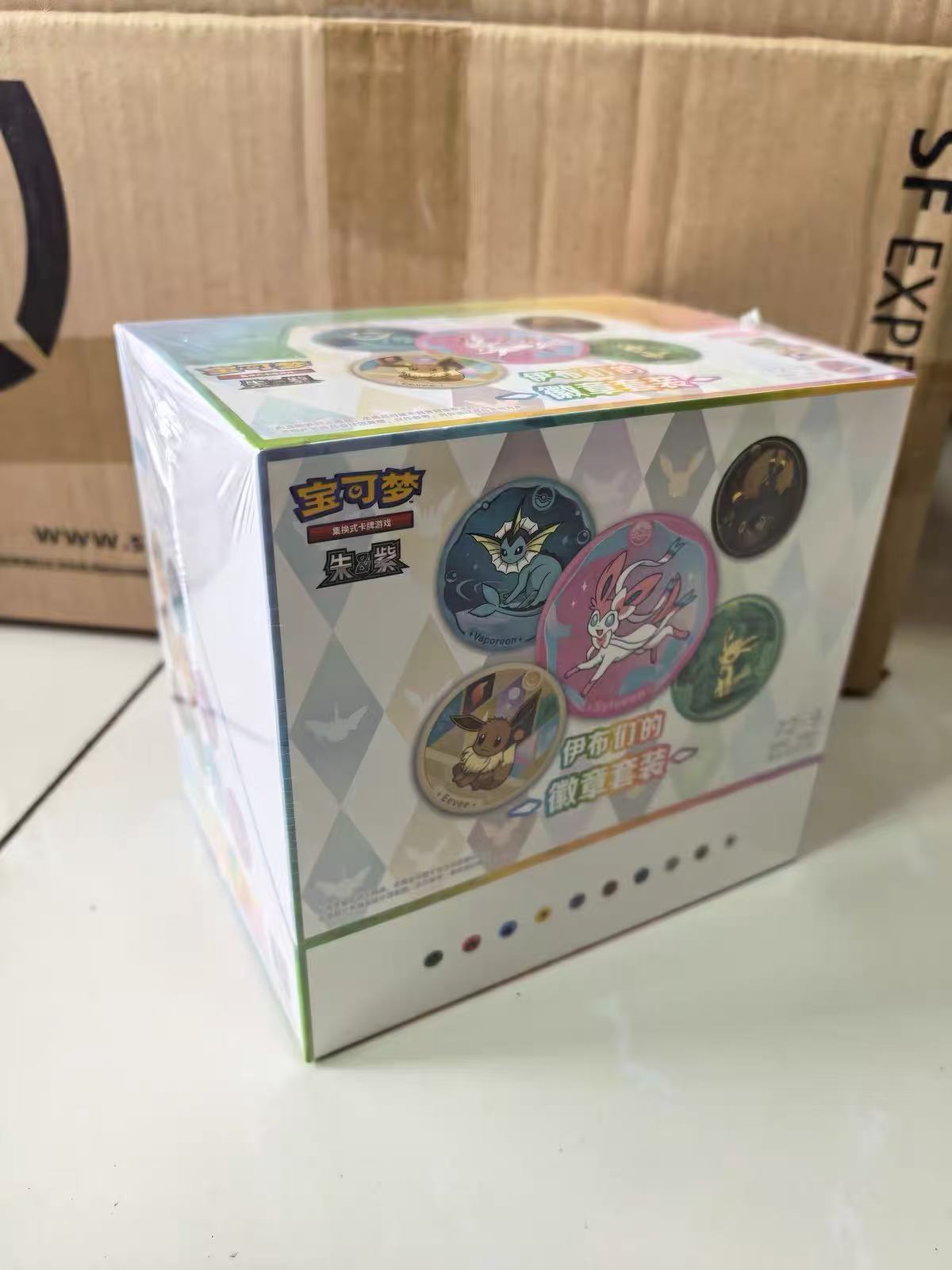 Pokémon Karmesin & Purpur Terakristall-Abenteuer Booster-Display (CSV9.5C)
